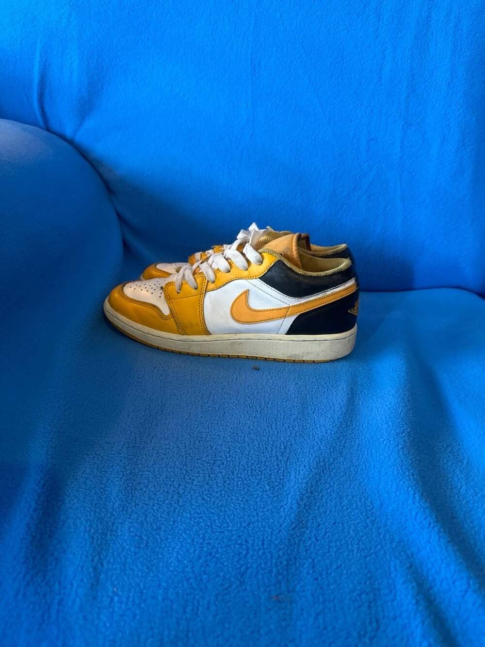 Nike Air Jordan 1 Low Yellow Ochre Sneakers